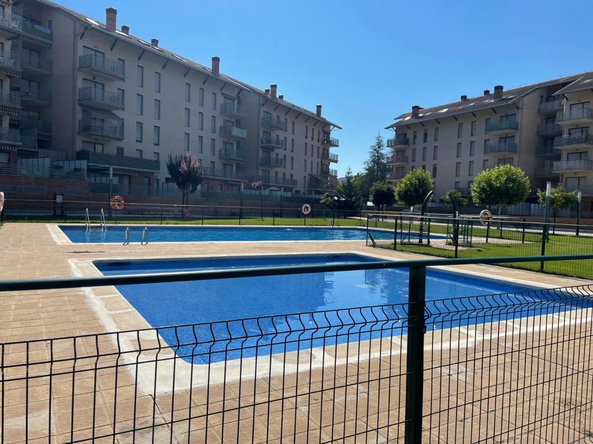 Penas De Aia Apartment Jaca Bagian luar foto