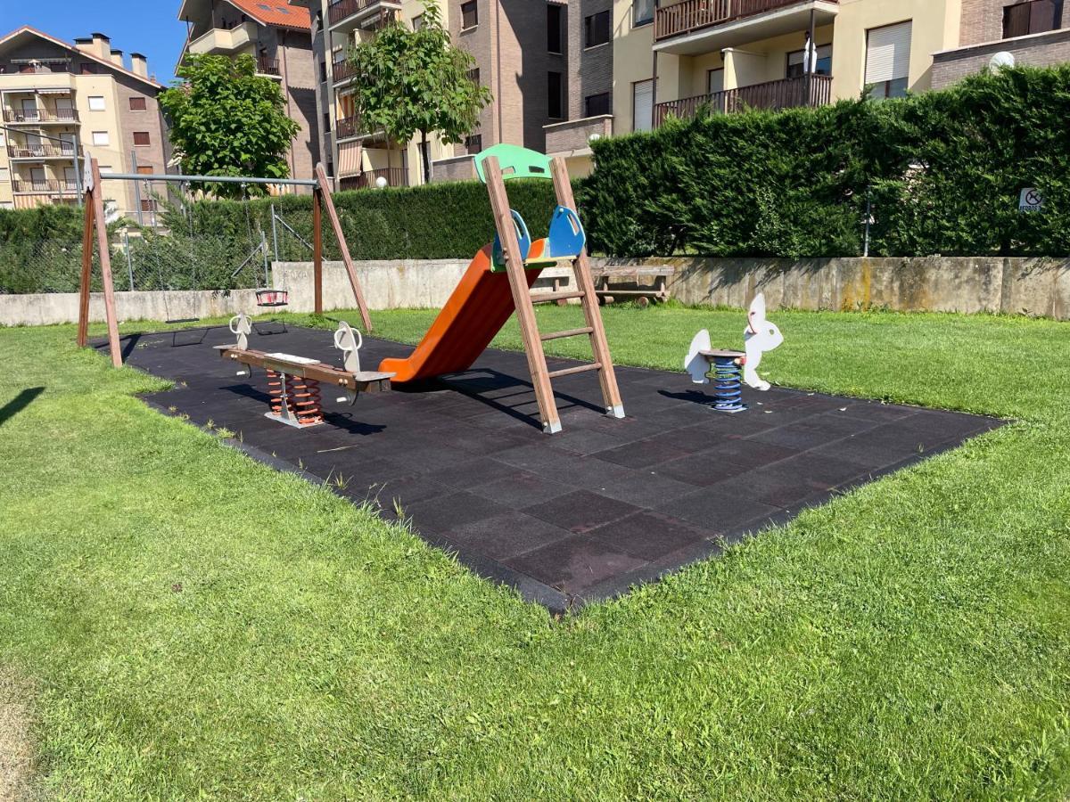 Penas De Aia Apartment Jaca Bagian luar foto