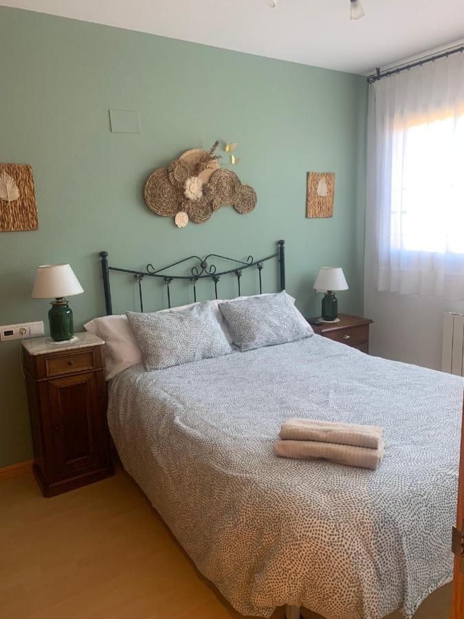 Penas De Aia Apartment Jaca Bagian luar foto